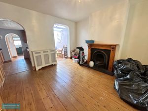 Sitting/Dining Room- click for photo gallery